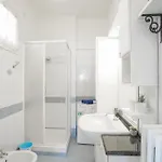 3 Bedroom Amazing In Διαμέρισμα *