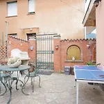 3 Bedroom Amazing In Διαμέρισμα Avegno